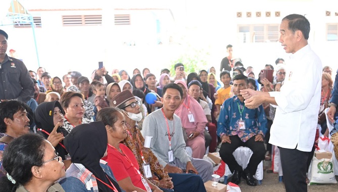 Presiden Pastikan Bantuan Pangan 10 Kg Beras Berlanjut Hingga Desember