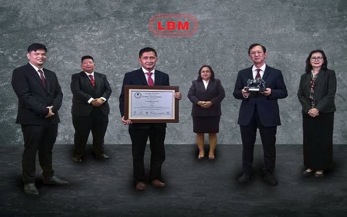 Manajemen Ladangbaja Murni (LABA) ketika mencatatkan sahamnya di BEI. Ganti Pengendali, Ladangbaja (LABA) Ubah Nama Jadi Green Power