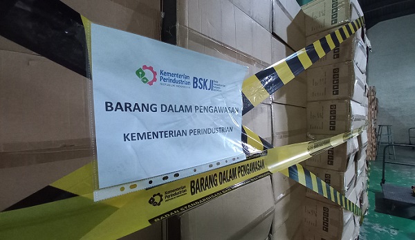 Dari pengawasan BSKJI Kemenperin telah diamankan sebanyak 25.257 unit speaker aktif yang tidak memiliki SPPT-SNI dengan nilai mencapai Rp10,2 miliar Kemenperin Sita Ribuan Speaker Aktif Non-SNI Senilai Rp10,2 Miliar