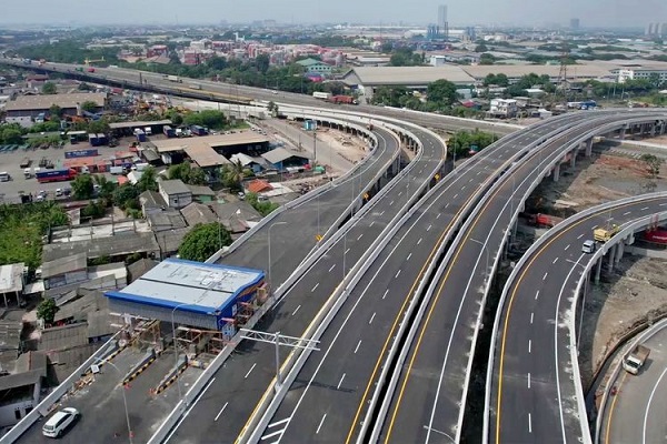 Jalan Tol Cibitung-Cilincing (JTCC) kini telah tersambung penuh dengan lima ruas jalan tol dalam jaringan Jakarta Outer Ring Road (JORR) 2. Jika tarif tol kompetitif, keberadan ruas tol ini diperkirakan mengefisienkan biaya logistik hingga 50%. Tol Cibitung-Cilincing Berpotensi Efisienkan Biaya Logistik 50 Persen