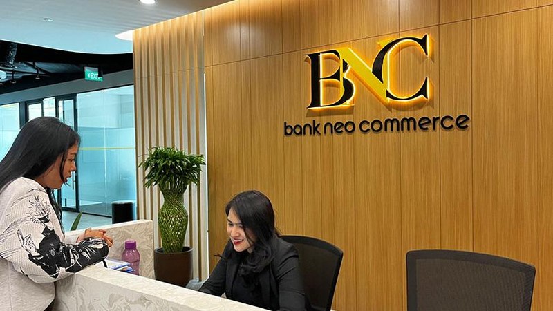 Nasabah Bank Neo mendapat layanan informasi dari front office bank digital tersebut. FOTO - ISTIMEWA Eksekusi Right Issue, Akulaku Gulung 358,35 Juta Saham BBYB