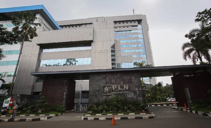 Selain kontribusi ke negara melalui setoran dividen yang mencapai Rp3,09 triliun, PLN juga sukses berkontribusi melalui Pendapatan Pajak (pajak penghasilan, PPN, bea materai, bea masuk, pajak daerah & retribusi daerah) dan Penerimaan Negara Bukan Pajak (PNBP) yang mencapai Rp52,57 triliun PLN Sumbang Rp52,57 Triliun ke Negara di luar Dividen Rp3,09 Triliun