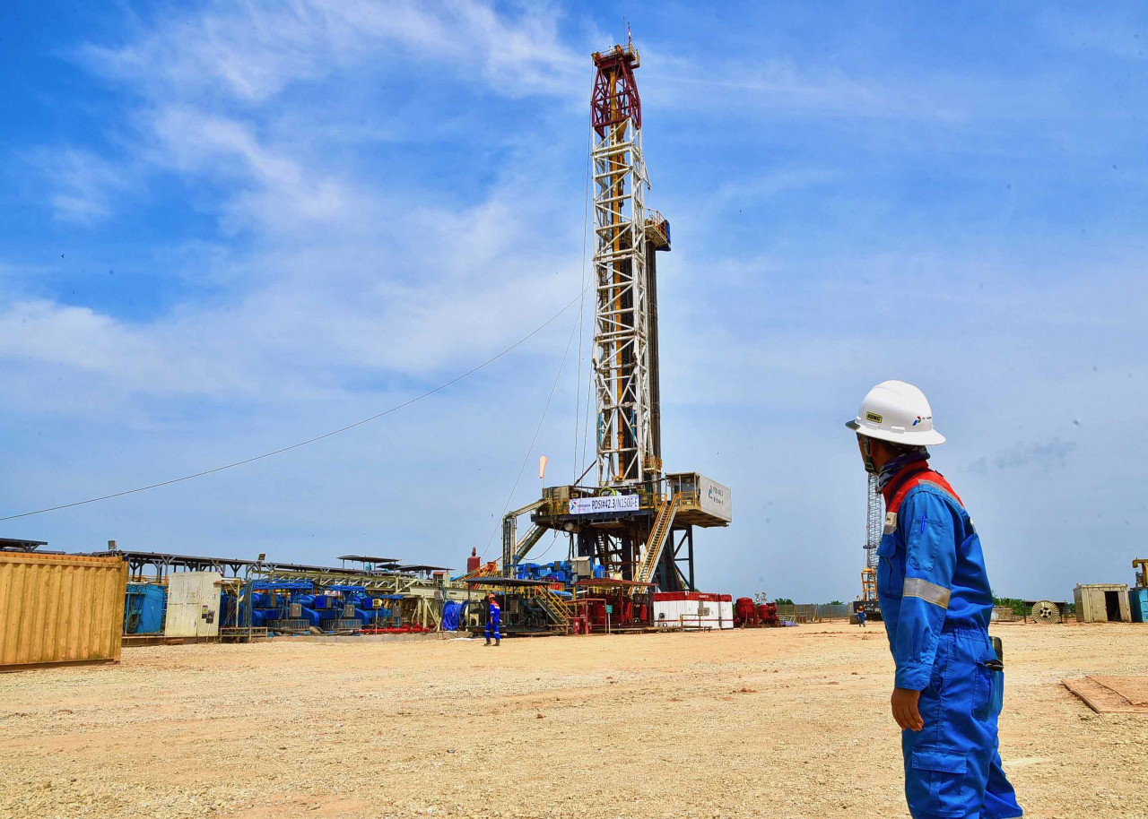 Indonesia bersiap menyambut lonjakan produksi gas bumi dalam beberapa tahun mendatang.  Berdasarkan data terbaru dari Kementerian Energi dan Sumber Daya Mineral (ESDM), sejumlah proyek pengembangan lapangan gas baru diproyeksikan akan berkontribusi signifikan terhadap peningkatan produksi nasional. RI Bakal Peroleh Tambahan Produksi Gas Jumbo di 2028, Ini Sumbernya