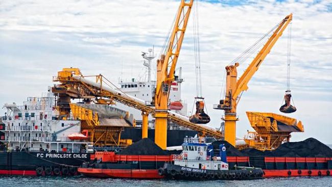 Armada kapal Mitrabahtera siap mengantarkan batu bara ke sejumlah pelanggan. FOTO - ISTIMEWA Juni 2024 Laba dan Pendapatan Drop, Simak Detail Kinerja MBSS