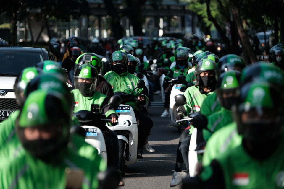 Mitra driver Gojek berkonvoi menuju kantor Kementerian Perhubungan. FOTO - ISTIMEWA Kantongi Restu, GOTO Kebut Private Placement 120,14 Miliar Lembar