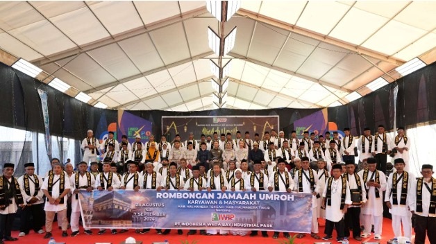 Peringati HUT ke-6, IWIP Umrahkan Warga Sekitar Tambang dan Karyawan