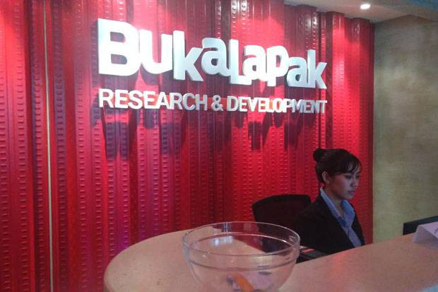 Petugas pelayanan Bukalapak tengah siaga untuk melayani konsumen. FOTO - ISTIMEWA Bukalapak (BUKA) Geber MESOP Rp4,67 Triliun, Simak Detailnya