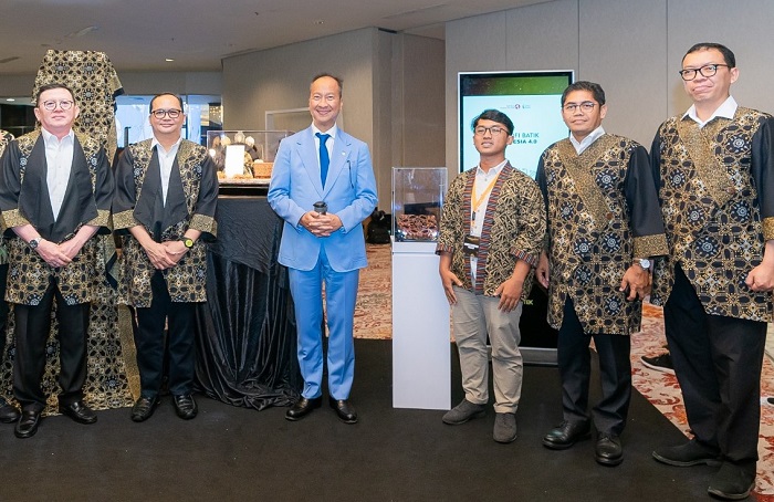 Kemenperin meluncurkan batik motif Indonesia 4.0 untuk mendorong transformasi teknologi di industri batik dalam rangka pelaksanaan program Making Indonesia 4.0 Dorong Transformasi Teknologi, Diluncurkan Batik Motif Indonesia 4.0