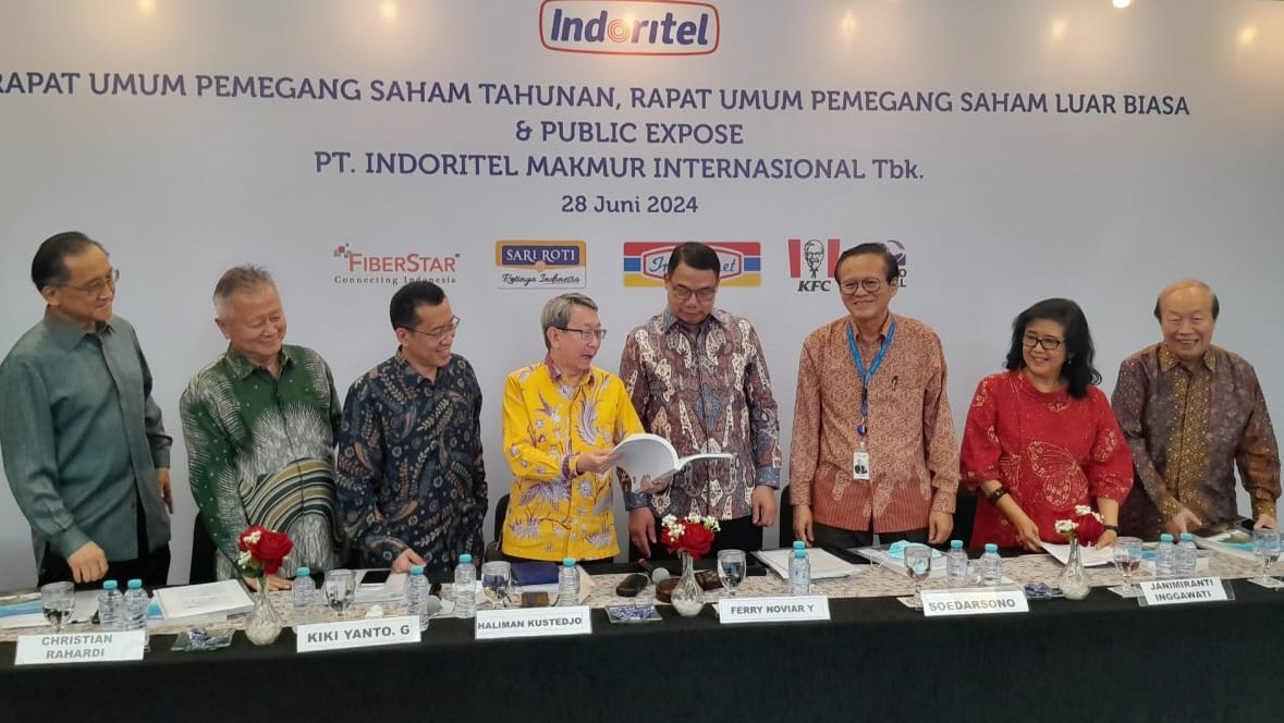 Pengurus Indoritel Makmur di sela-sela pelaksanaan RUPS Tahunan perseroan. FOTO - ISTIMEWA Surplus 25 Persen, DNET Kuartal III 2024 Raup Laba Rp745 Miliar