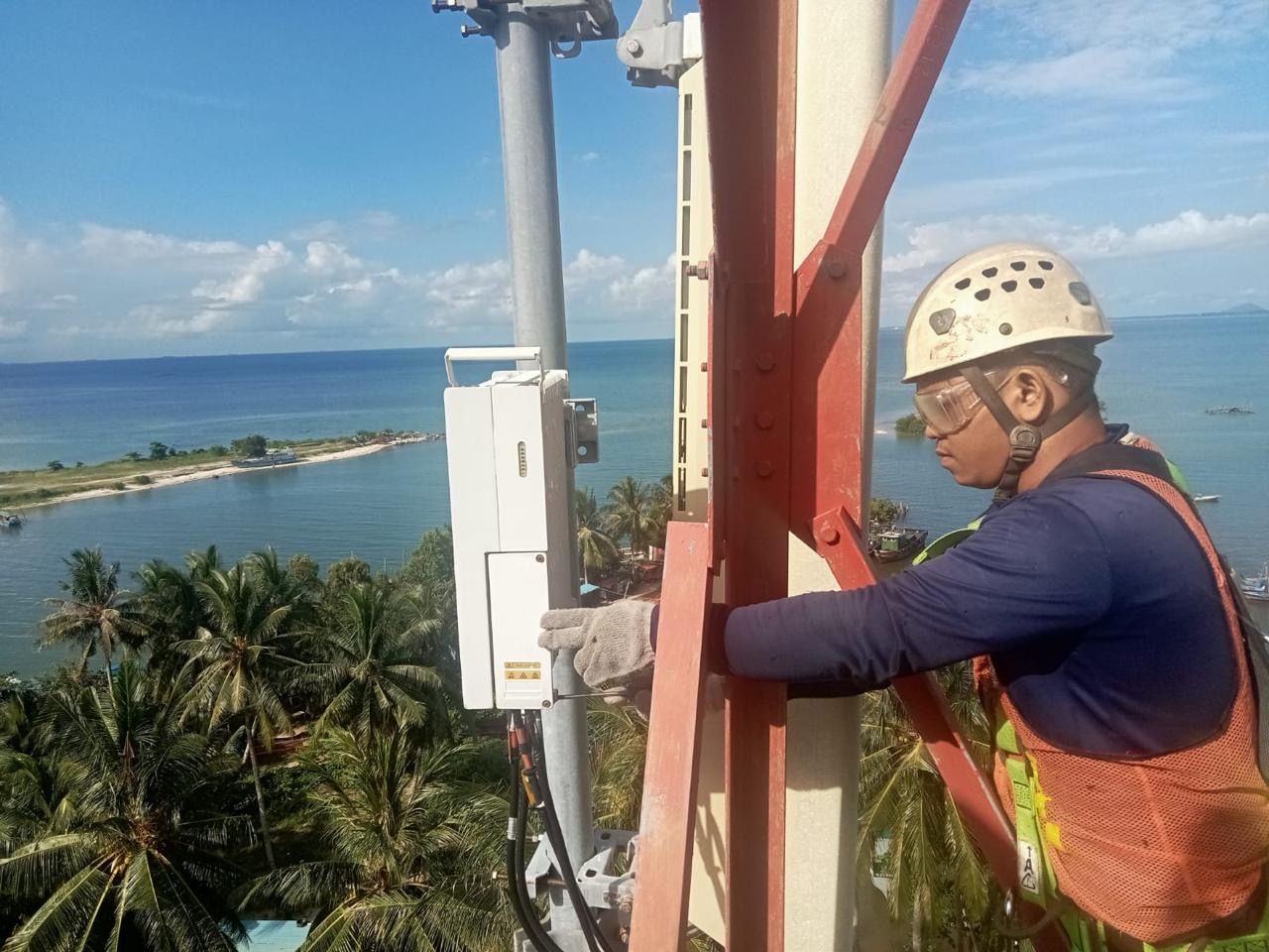 Salah satu menara milik EXCL XL Axiata (EXCL) Kuartal III Catat Pendapatan Rp25,3T, Naik 6 Persen