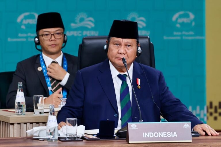 Presiden Prabowo Subianto dalam Leaders Retreat Konferensi Tingkat Tinggi (KTT) Kerja Sama Ekonomi Asia-Pasifik (APEC) 2024 yang digelar di Lima, Peru, Sabtu (16/11/2024). (Foto: BPMI Setpres/Rian) Presiden Prabowo Dorong Perdagangan yang Terbuka dan Adil di APEC 2024