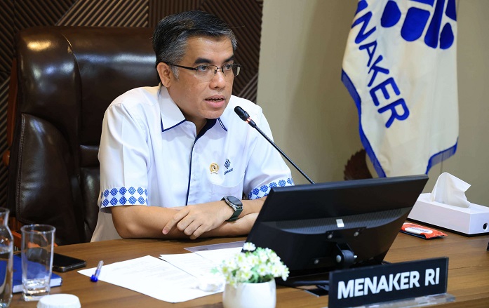 Menteri Ketenagakerjaan (Menaker) Yassierli, Rabu (4/12) mengumumkan bahwa pemerintah secara resmi telah menetapkan kenaikan rata-rata Upah Minimum Nasional (UMN), sebesar 6,5% untuk tahun 2025 mendatang Tok! Upah Minimum 6,5 Persen Berlaku Nasional Mulai Januari 2025