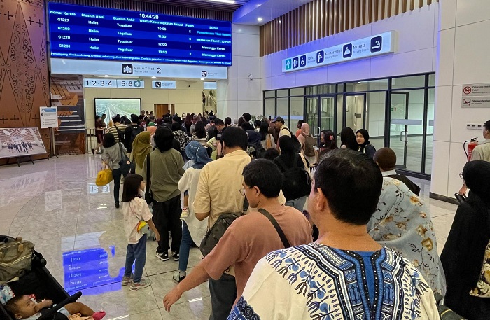 Peningkatan penumpang yang signifikan pada layanan Whoosh terutama di jam dan rute favorit. Foto : KCIC Okupansi Whoosh Capai 100 Persen di Momen Libur Sekolah