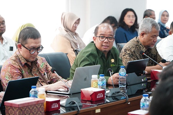 Kepala Pusdatin NFA atau Badan Pangan Nasional (Bapanas), Kelik Budiana, saat mengikuti Rakor Kementerian ATR/BPN di Jakarta, Selasa (4/2/2025). Bapanas Rekomendasikan Tambah 1 Juta Ha untuk Perkuat Ketahanan Pangan