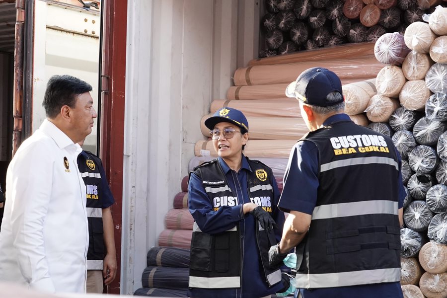 DJBC telah melaksanakan 6.187 penindakan terhadap komoditas garmen, tekstil, mesin, barang elektronik, rokok, dan miras dalam periode 100 hari kerja Kabinet Merah Putih 100 Hari Kabinet, Bea Cukai Cegah Kerugian Negara Rp820 Miliar