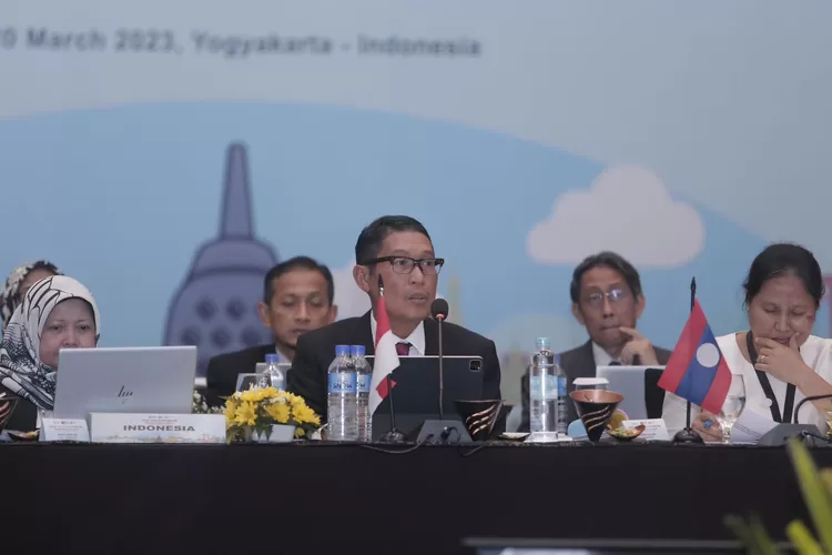 Kepala Eksekutif Pengawas Pasar Modal, Keuangan Derivatif dan Bursa Karbon OJK,  Inarno Djajadi. OJK Sebut Tingkatkan Pengawasan Emiten