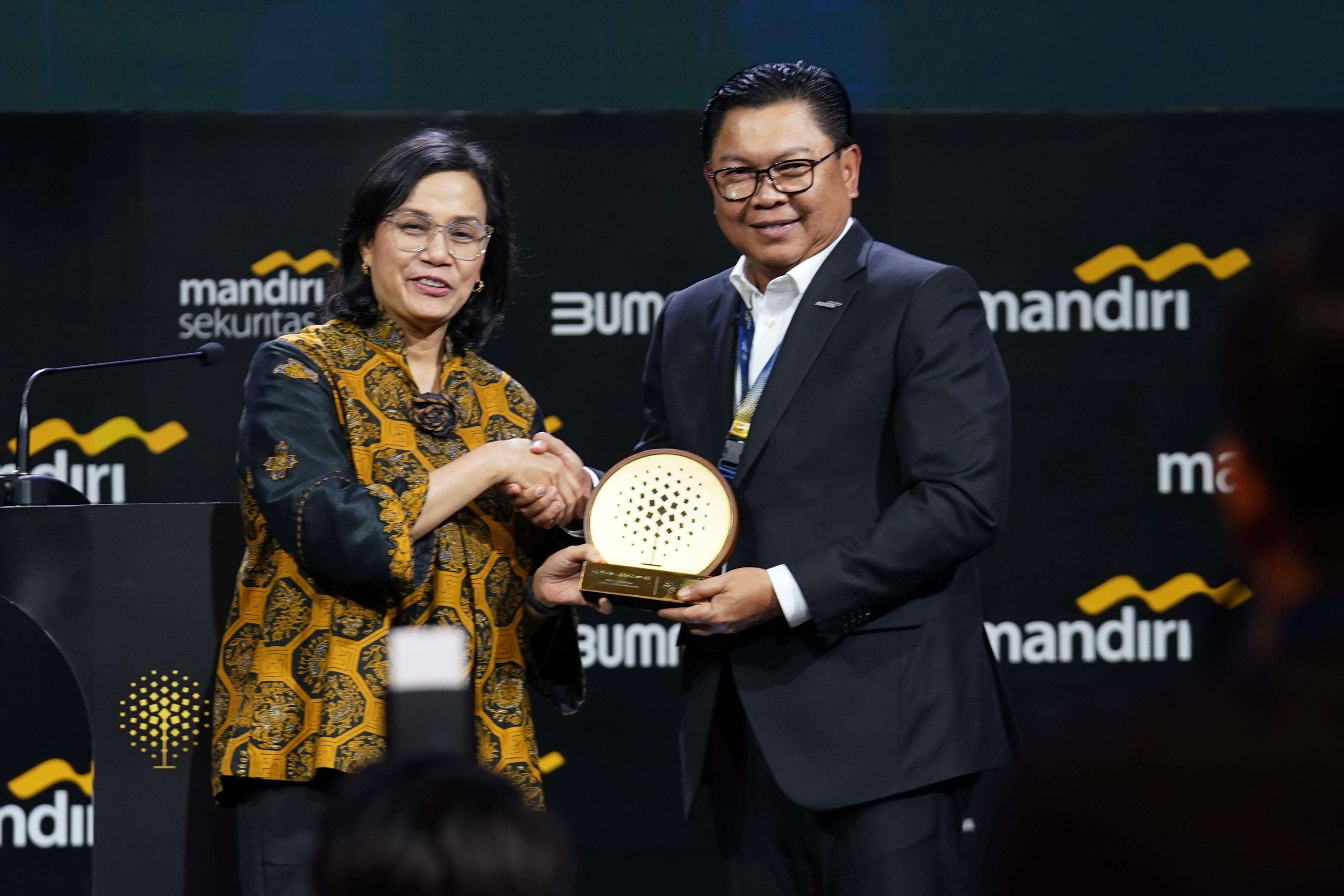 Bank Mandiri (BMRI) kembali menggelar Mandiri Investment Forum (MIF) 2025, forum investasi terbesar di Indonesia yang telah memasuki tahun ke-14 penyelenggaraannya. Tahun ini, MIF mengangkat tema “Nourishing Future Growth”, MIF 2025: Strategi Investasi untuk Ekonomi Berkelanjutan di RI