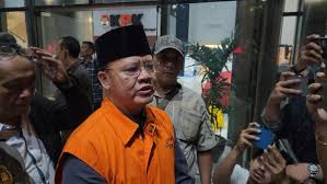 Tersangka mantan Gubernur Bengkulu Rohidin Mersyah (RM). Dok. Detikcom/Adrial Akbar. Kasus Korupsi di Pemprov Bengkulu, KPK Sita Rumah Eks Gubernur