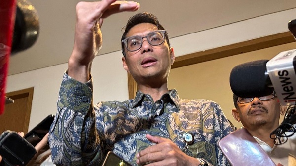 Kementerian Perdagangan mengumpulkan para pelaku usaha pengemas (repacker) minyak goreng MinyaKita dalam rapat koordinasi pada Selasa, (18/3) di kantor Kementerian Perdagangan, Jakarta. Pada rapat tersebut, Kemendag mengimbau para pelaku usaha untuk mematuhi ketentuan penggunaan merek MinyaKita, baik yang tercantum dalam Permendag Nomor 18 Tahun 2024 Kumpulkan Repacker MinyaKita, Mendag Imbau Pelaku Usaha Patuhi Aturan