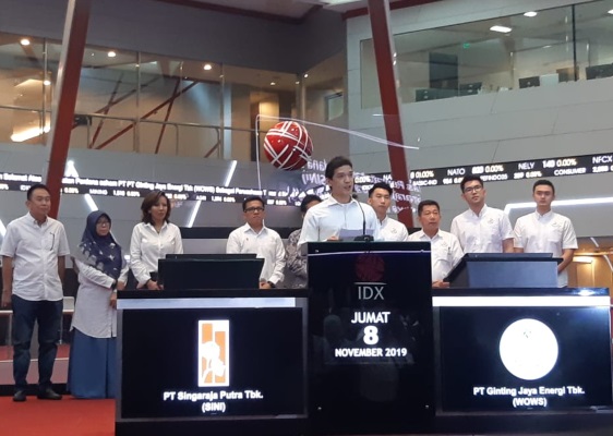 Manajemen SINI ketika mencatatkan sahamnya di BEI. Saham Emiten Milik Hapsoro (SINI) Dilego 72,1 Juta Lembar Harga Diskon