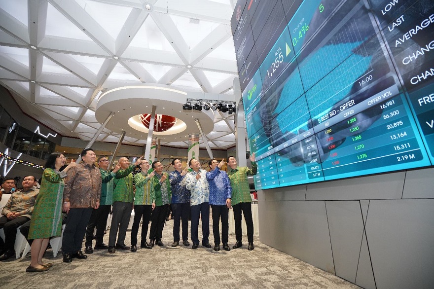 Manajemen NICL ketika mencatatkan sahamnya di BEI. Pengendali NICL Borong 4,2 Juta Saham Harga Atas