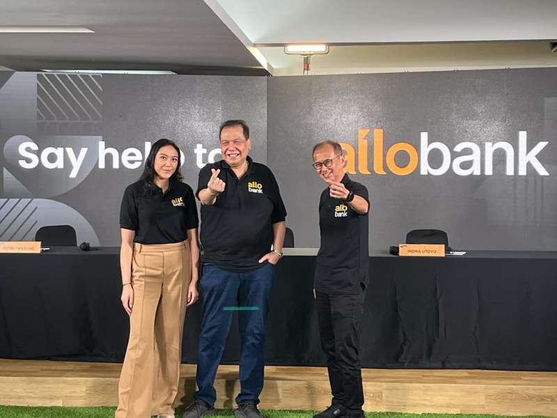 Chairul Tanjung (tengah) bos CT Corp pada suatu kesempatan. FOTO - ISTIMEWA Bank Milik CT (BBHI) Tabur Dividen Rp233,38 Miliar, Tengok Jadwalnya