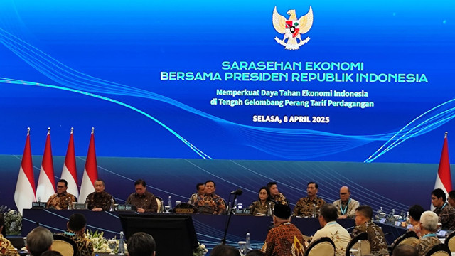 presiden prabowo saat sarasehan bersama para menteri dan pelaku ekonomi. DOK/ISTIMEWA Strategi Indonesia Hadapi Kebijakan Trump: Diplomasi atau Konfrontasi?
