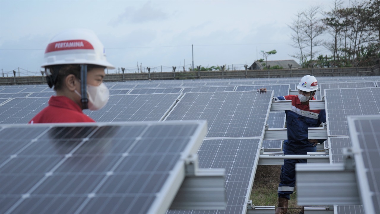 Pertamina NRE Manfaatkan Kecerdasan Buatan untuk Monitor PLTS