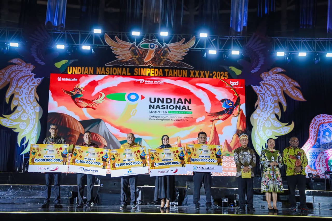 Deretan para pemenang hasil Pengundian Tabungan Simpeda 2025. DOK/ISTIMEWA Asbanda dan Bank Papua Undi Tabungan Simpeda 2025, Siapa Menang?