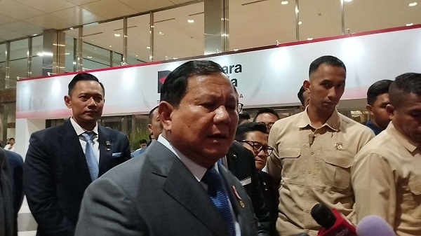 Presiden Prabowo Subianto memberi keterangan kepada awak media di JCC, Senin (28/4/2025) (Foto: RRI/Pradipta Rahadi) Presiden Minta Kinerja, Watak dan Akhlak Direksi BUMN Dievaluasi