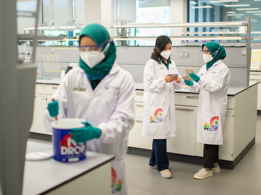 Emiten Hermanto Tanoko (AVIA) Cetak Penjualan Rp2T di Kuartal I-2025