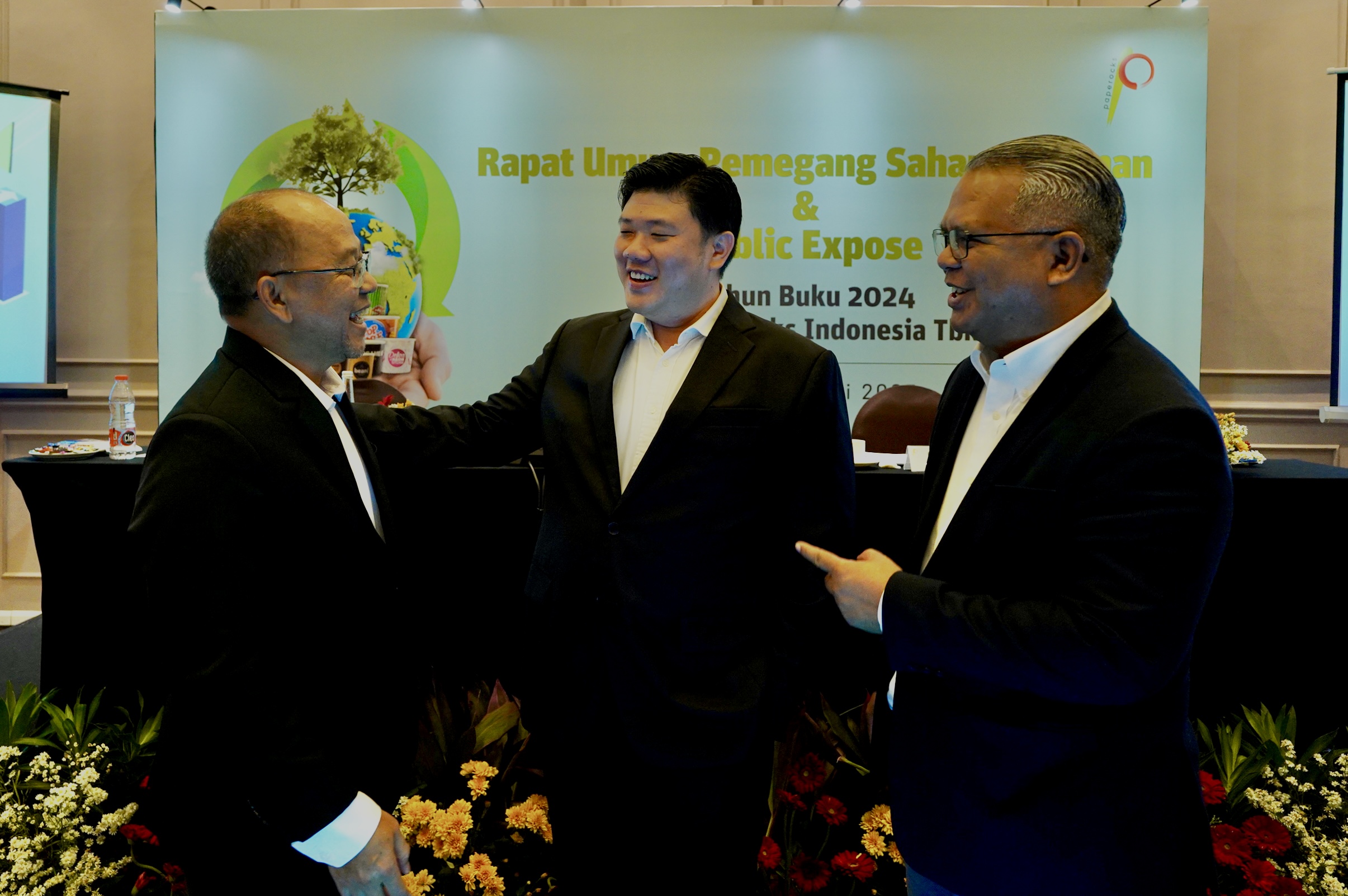 Jajaran manajemen PT Paperocks Indonesia Tbk (PPRI) setelah RUPS dan memutuskan dividen. Foto/Rizki EmitenNews Bagi Dividen! Paperocks (PPRI) Target Penjualan Rp200 Miliar di 2025