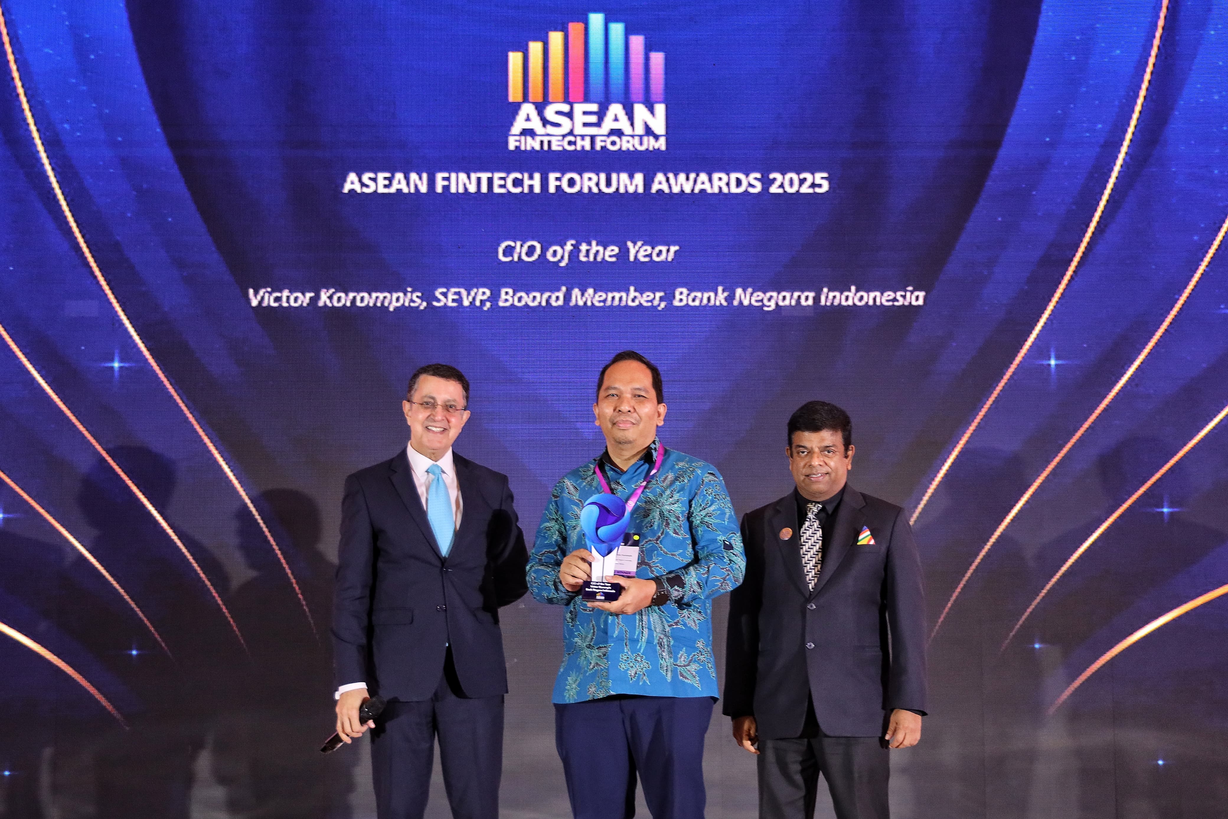 BNI Raih CIO of the Year di ASEAN Fintech Awards 2025