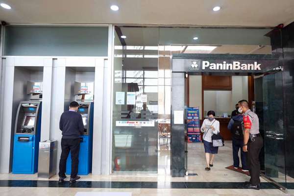 Harga Anjlok 39,68 Persen, Wadirut Ini Lego Seluruh Saham PNBN