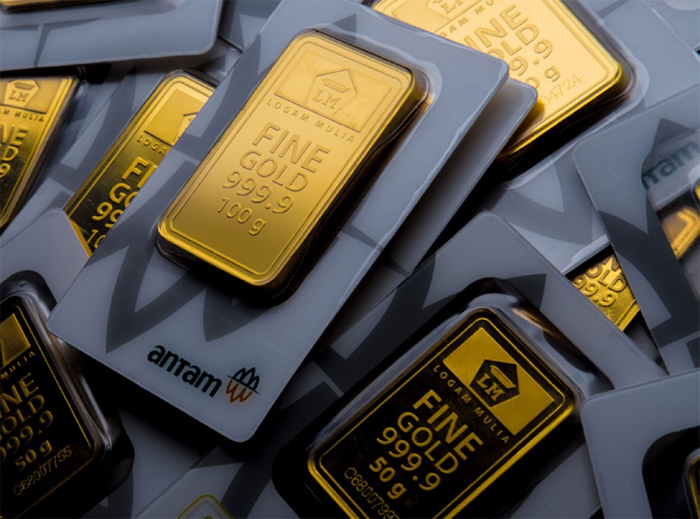 Lanjut, Harga Emas Antam Turun Lagi Rp8.000 per Gram