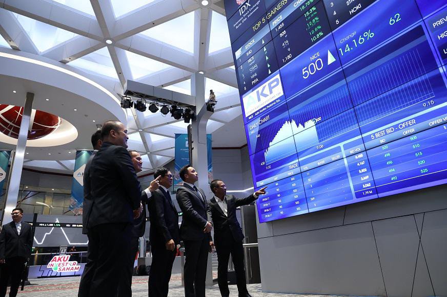 Manajemen NICE ketika mencatatkan sahamnya di BEI. Emiten Tambang Nikel Ini Cetak Laba Melambung 758% di Semester I-2025