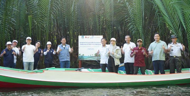 Tak hanya melakukan penanaman, kolaborasi antar Astra Group dan Kalla Toyota juga melaksanakan peresmian area konservasi pohon Mangrove di KBA Rammang-Rammang. Inisiatif ini merupakan bagian dari upaya bersama untuk mendukung pelestarian lingkungan secara berkelanjutan serta memperkuat komitmen dalam menjaga ekosistem pesisir. Kolaborasi Astra Group dan Kalla Toyota Kurangi Emisi
