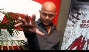 Aktor Harry Pantja. Dok. Kompas V. Jangan Ganti Tidur Malam dengan Siang, Dengarlah Aktor Dunia Lain Ini