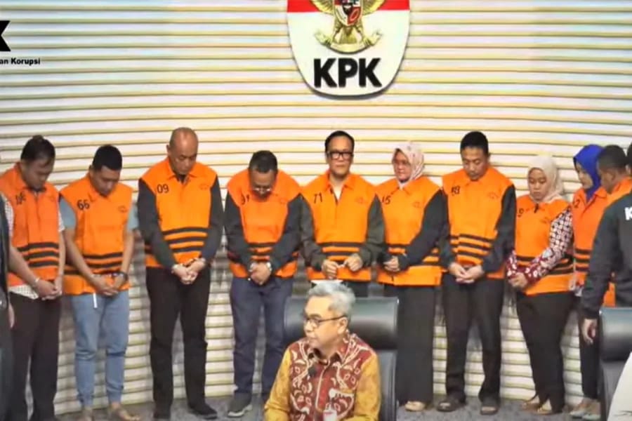 KPK menetapkan Wamenaker Noel dan 10 orang lainnya sebagai tersangka dalam kasus pemerasan pengurusan sertifikat K3 (Keselamatan dan Kesehatan Kerja) di Kementerian Ketenagakerjaan. Dok. Beritajatim. Peras Buruh, Begini Aliran Dana yang Diterima Noel dan Tersangka Lain