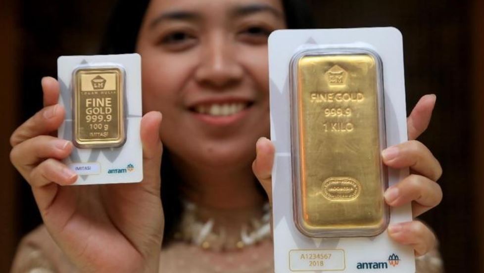 Harga Emas Antam Hari ini Turun Rp2.000 per Gram