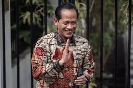 Menteri LH/Kepala Badan Pengendalian Lingkungan Hidup (BPLH) Hanif Faisol Nurofiq. Dok. BeritaSatu. Impor Limbah B3, PT Esun di Batam dapat Sanksi dari KLH
