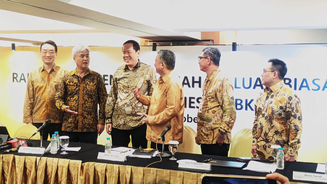 Manajemen PT Bank KB Indonesia Tbk (KB Bank) usai menggelar RUPSLB di Jakarta, Senin (6/10/2025) Transformasi KB Bank (BBKP) Gebrak Pasar Domestik Lewat Direksi Baru!