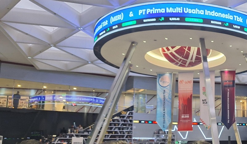 IHSG Pecah Rekor Lagi di 8.250, Trio Saham Boy Thohir Malah Loyo!