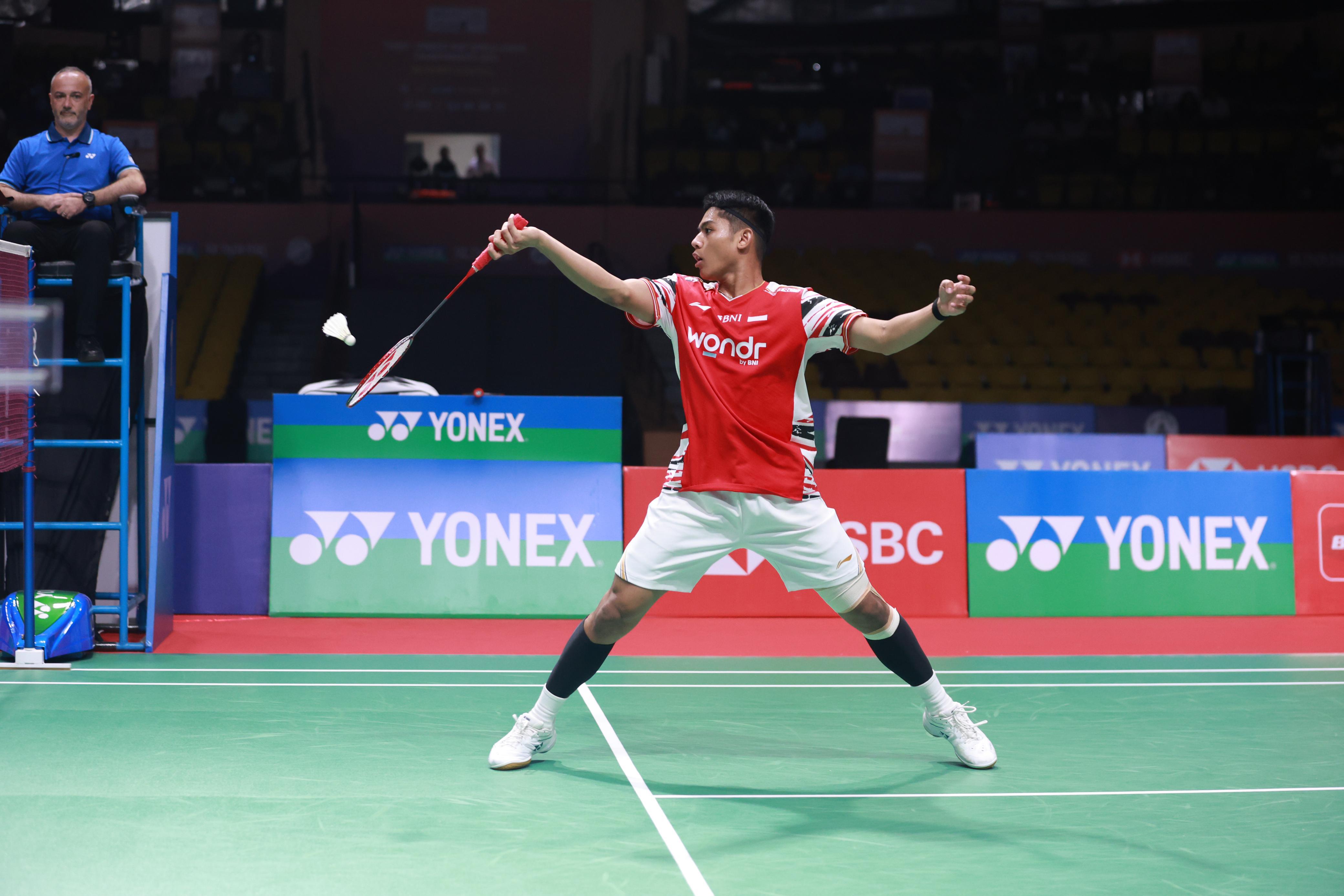 in-Frame: Skuadron Muda Indonesia, Moh. Zaki Ubaidillah yang tengah bertanding dalam kompetisi tunggal putra (India, 12/10/2025). BNI Apresiasi Skuad Muda RI di BWF World Junior Championship 2025