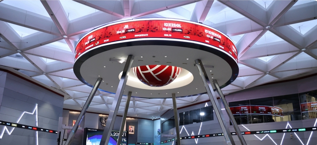 Potret Main Hall Bursa Efek Indonesia (BEI) di Jakarta. BEI Ungkap Target RNTH dan IPO Perusahaan di Danantara