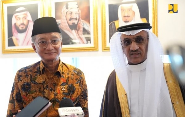 Menteri PU Dody Hanggodo bersama Menteri Lingkungan, Air, dan Pertanian Arab Saudi Abdulrahman Abdulmohsen Al Fadley.(Foto: Kementerian PU) Kementerian PU Tawarkan Sejumlah Proyek Ready to Go ke Investor Saudi