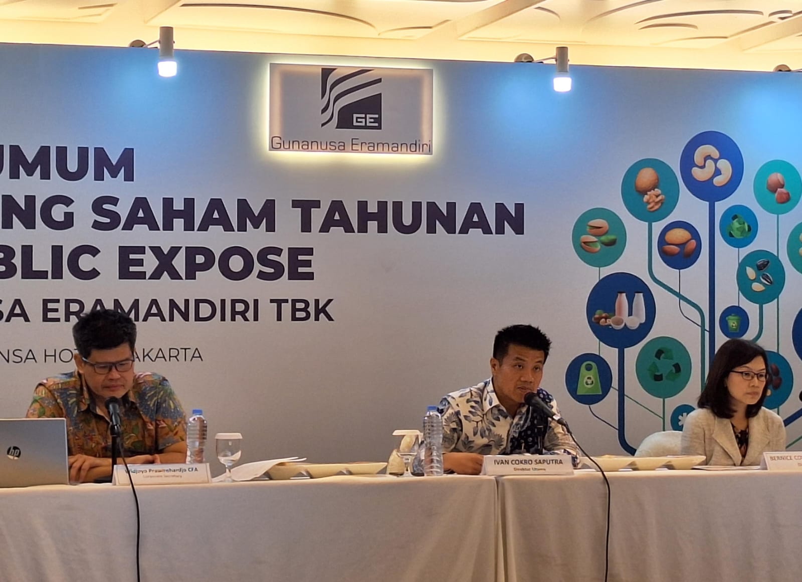 Pengurus Gunanusa kala menjelaskan kinerja terkini perseroan. FOTO - ISTIMEWA Surplus 37 Persen, Kuartal III 2025 GUNA Kemas Laba Rp48 Miliar