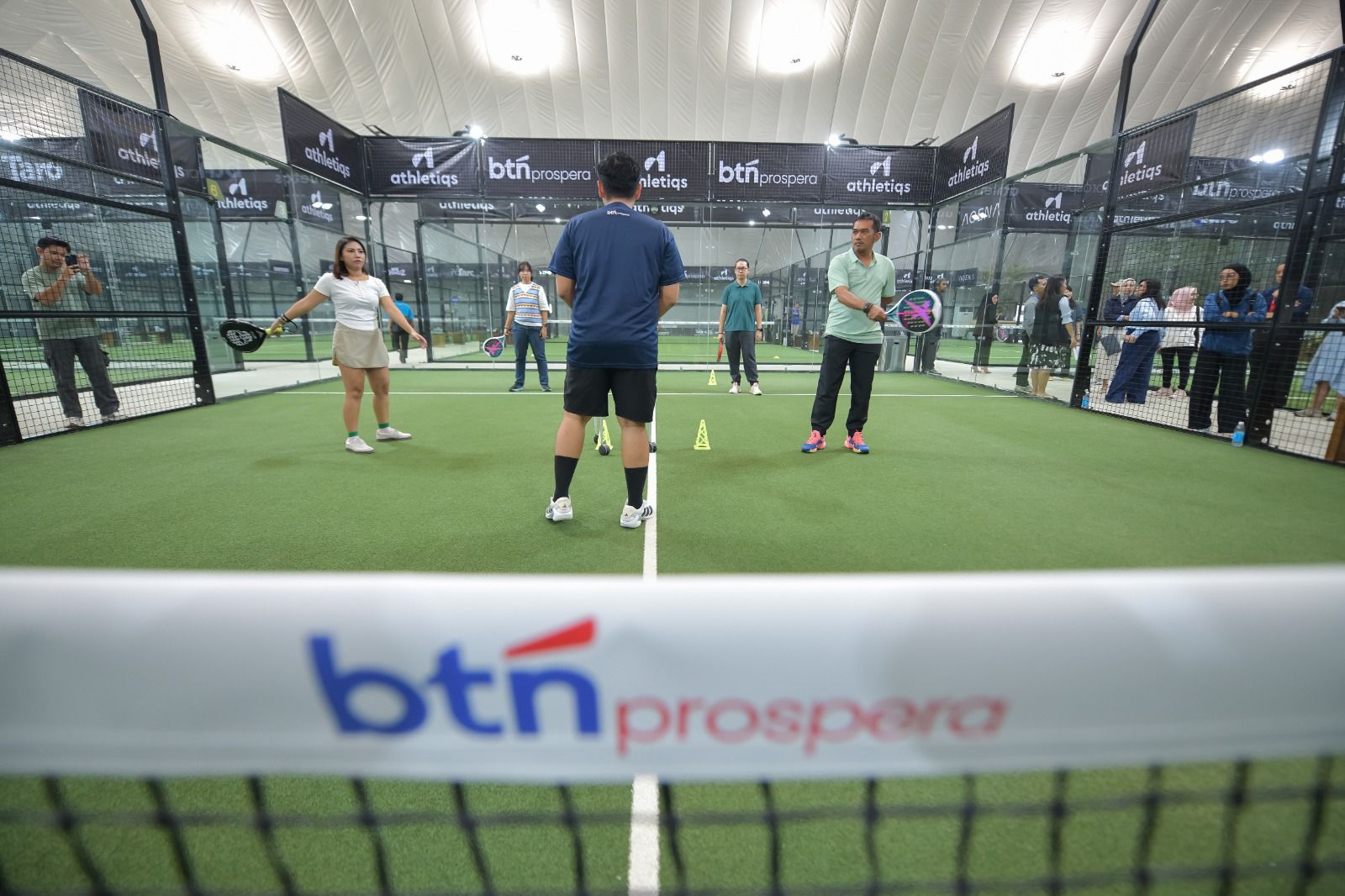 Olahraga Padel tengah diganderungi dan menjadi gaya hidup kaum urban. FOTO - ISTIMEWA Dukung Gaya Hidup Sehat, Nasabah BTN Prospera Dapat Program Ini