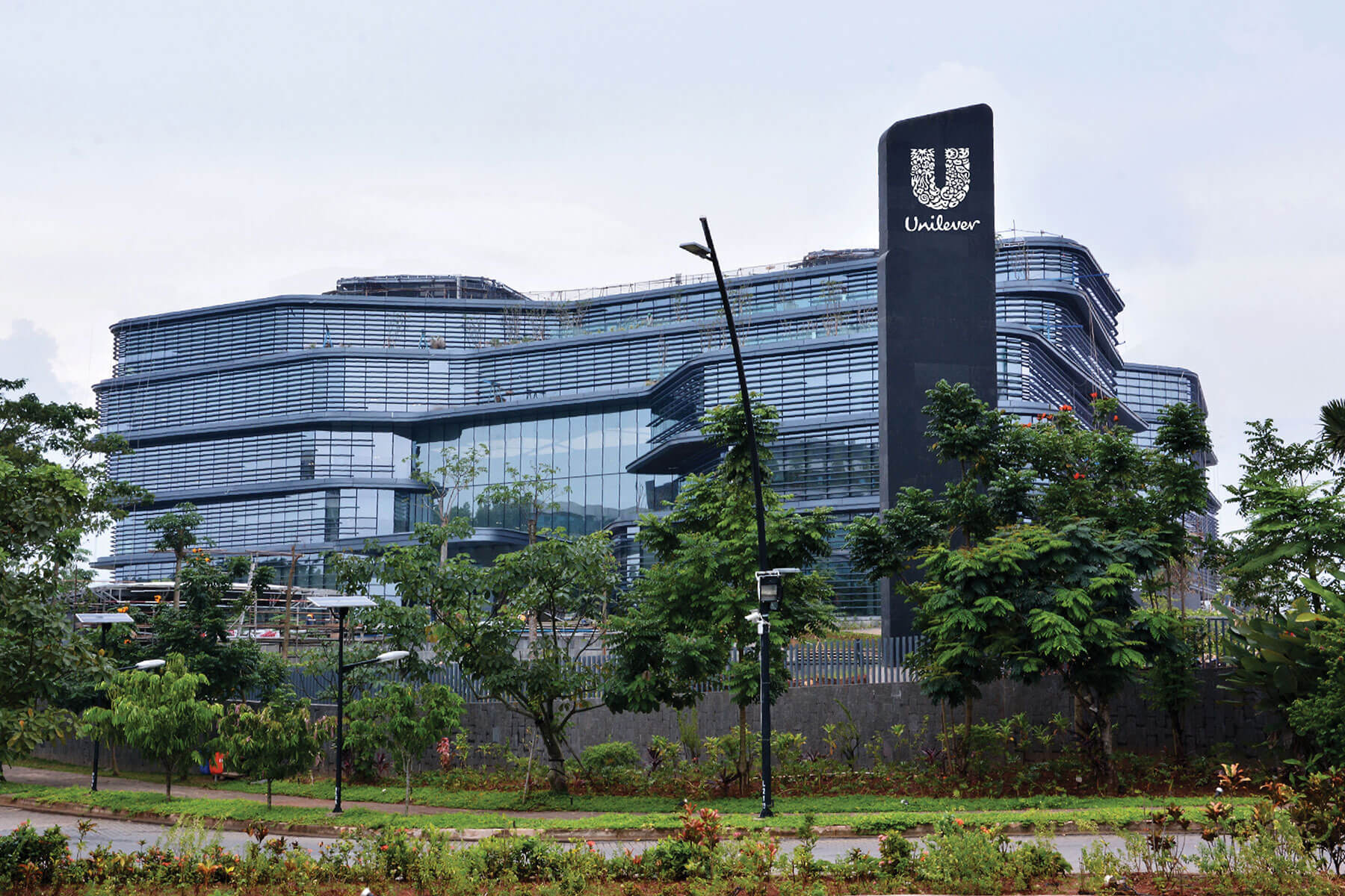 Kantor pusat Unilever Indonesia di kawasan BSD City, Serpong, Kota Tangsel, Banten. FOTO - ISTIMEWA Laba dan Pendapatan Positif, Simak Kinerja UNVR Kuartal III 2025