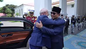 Presiden Prabowo Subianto sambut Presiden Brazil Luiz Inácio Lula da Silva di Istana Merdeka, Jakarta, Kamis (23/10/2025). Dok. Presiden RI. Sambut Presiden Lula Prabowo Dorong Perjanjian Dagang RI-Amerika Latin